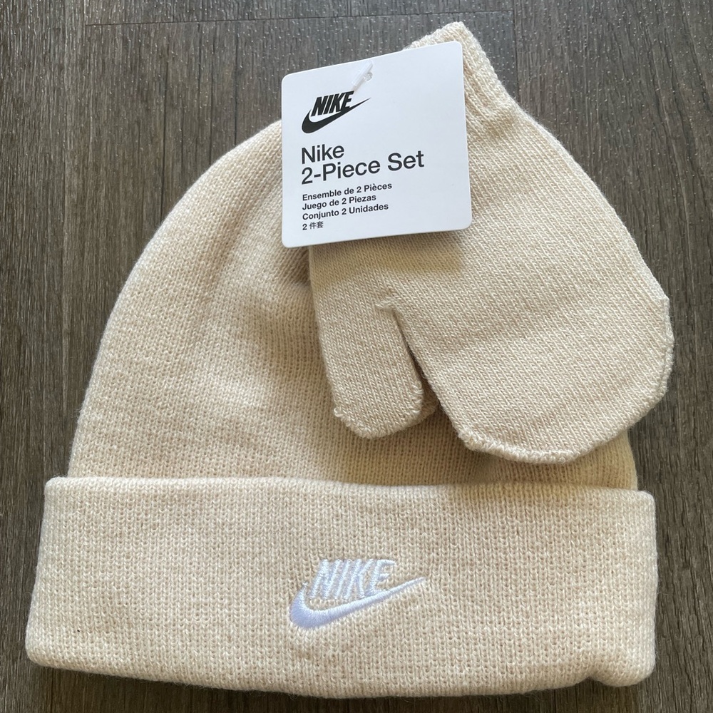 Nike Toddler Size 2T-4T Hat and Mittens 2 Piece Set Sanddrift Winter Fall NWT